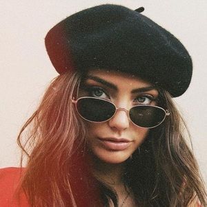 Black reversible beret